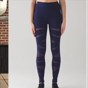 Lululemon wunder under - tech mesh , size 4